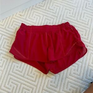 Lululemon women’s Hotty hot shorts 2.5”